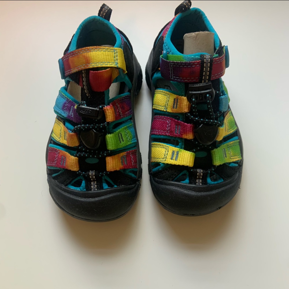 Brand new classic Keen sandals sneakers - multicolor - size 9